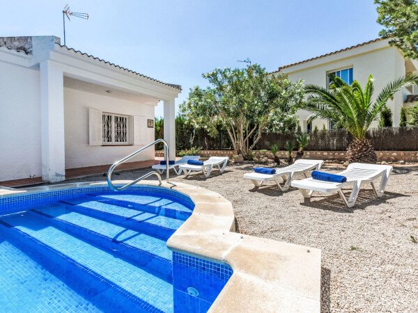 Villa 3 habitaciones, con piscina