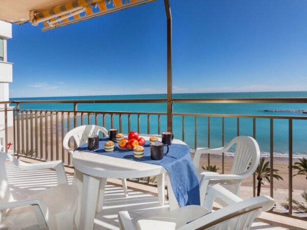 Appartement confortable, 3 chambres, avec vue sur mer