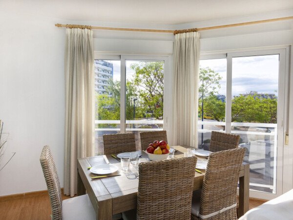 Appartement confortable, 3 chambres, avec climatisation