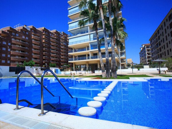 T4 confortable, 2 chambres, avec piscine