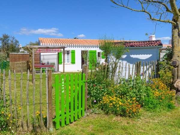https://lkb-images.s3.rbx.io.cloud.ovh.net/interhome/fr/FR2409.660.1/001.jpg