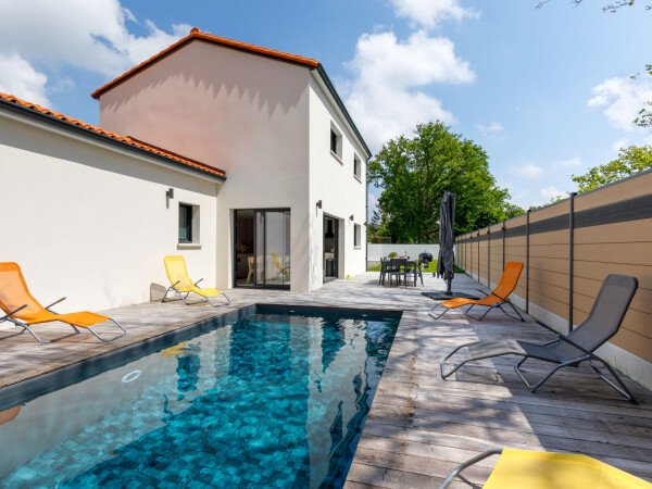 Maison de campagne moderne, 3 chambres, avec piscine