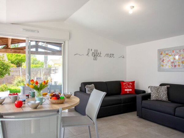 Maison de campagne moderne, 1 chambre, avec jardin