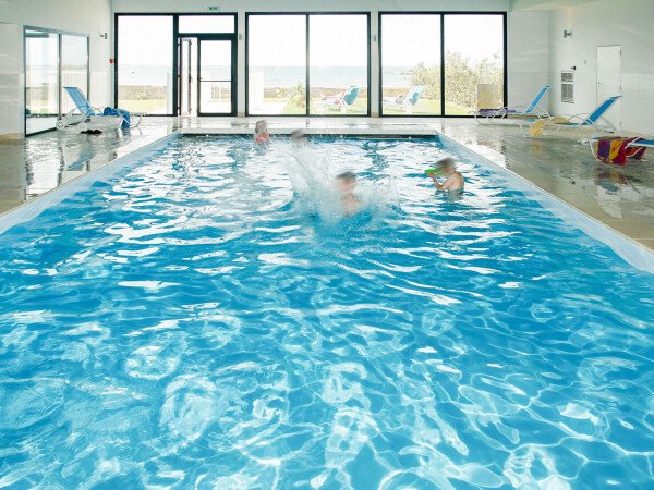 Maison de campagne moderne, 1 chambre, avec piscine