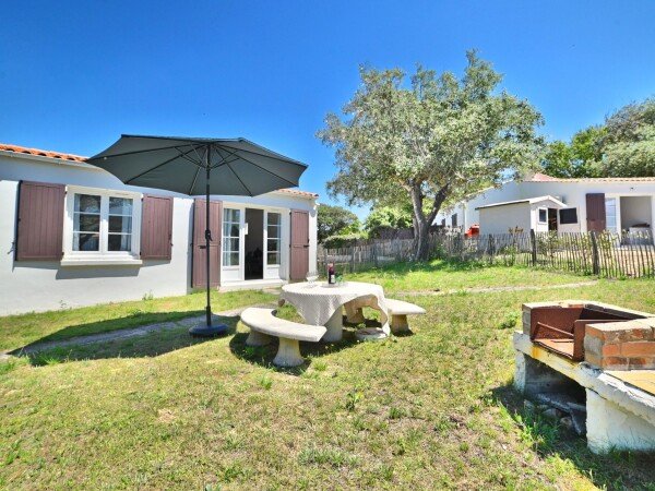 Maison de campagne confortable, 2 chambres, avec piscine