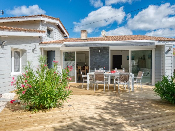 https://lkb-images.s3.rbx.io.cloud.ovh.net/interhome/fr/FR3350.125.1/001.jpg
