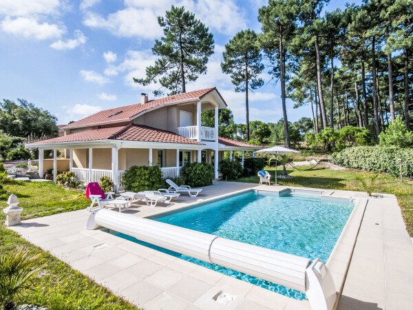 https://lkb-images.s3.rbx.io.cloud.ovh.net/interhome/fr/FR3350.155.1/001.jpg