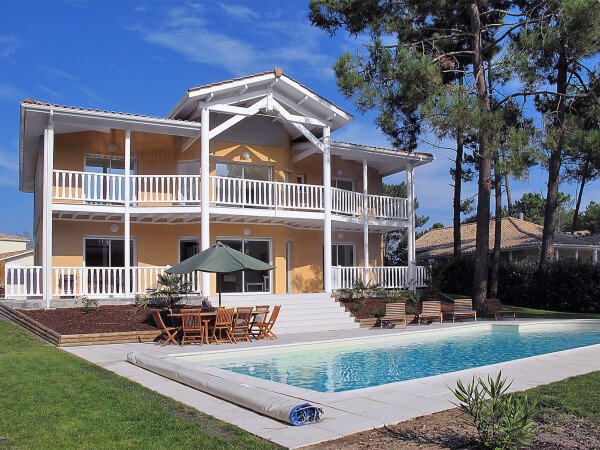 https://lkb-images.s3.rbx.io.cloud.ovh.net/interhome/fr/FR3350.660.4/001.jpg