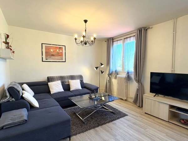 Résidence confortable, 2 chambres, avec jardin