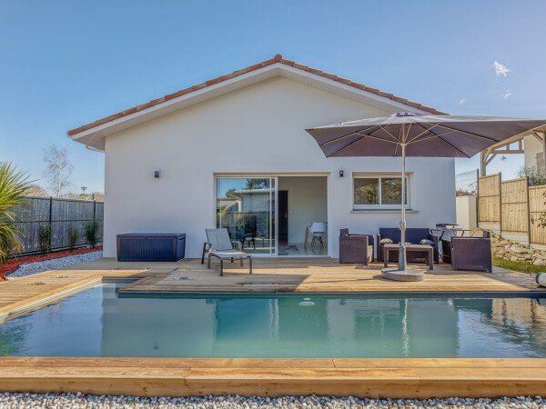 https://lkb-images.s3.rbx.io.cloud.ovh.net/interhome/fr/FR3415.300.1/001.jpg