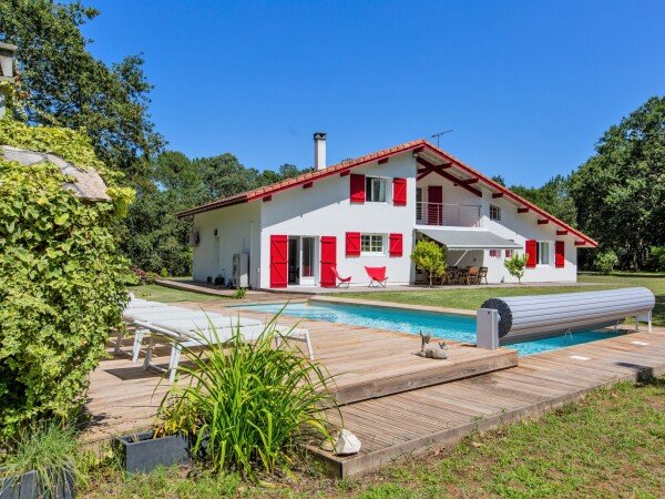 Villa confortable, 4 chambres, avec piscine