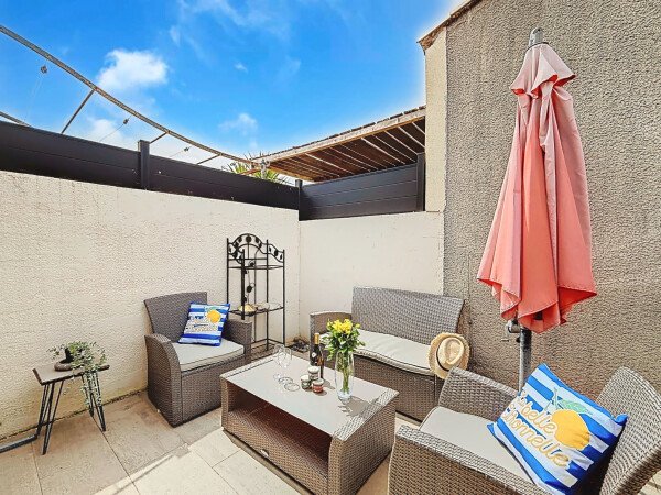 Maison de campagne confortable, 2 chambres, avec climatisation