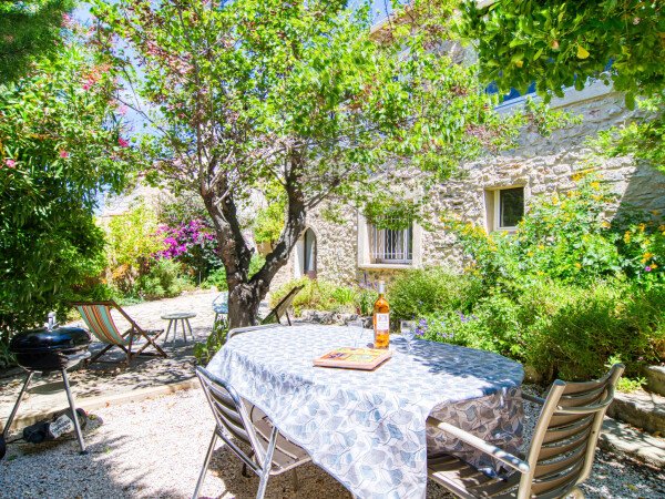 Appartement confortable, 2 chambres, avec jardin