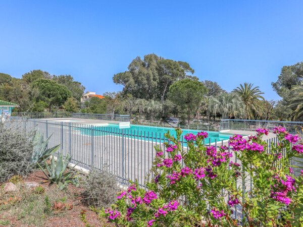 Résidence moderne, 2 chambres, avec piscine