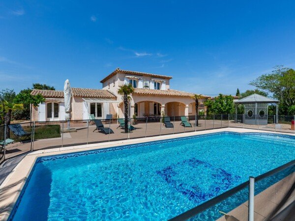 https://lkb-images.s3.rbx.io.cloud.ovh.net/interhome/fr/FR8541.515.1/001.jpg