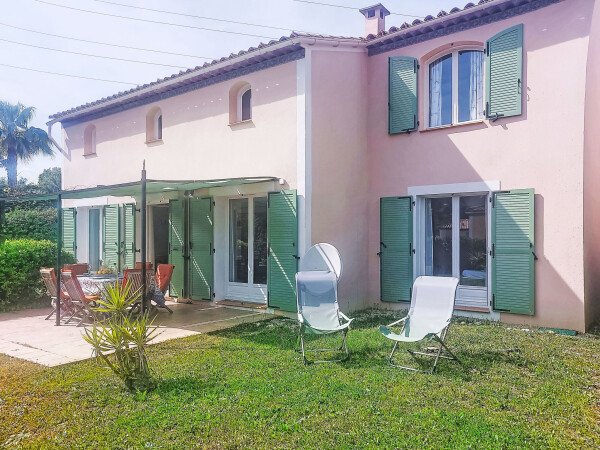 Maison de campagne moderne, 3 chambres, avec jardin