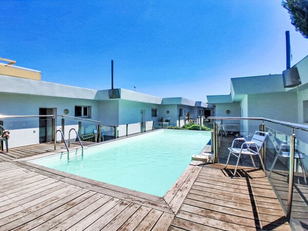 Appartement moderne, 2 chambres, avec piscine