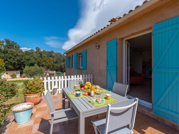 Villa 2 camere, con giardino
