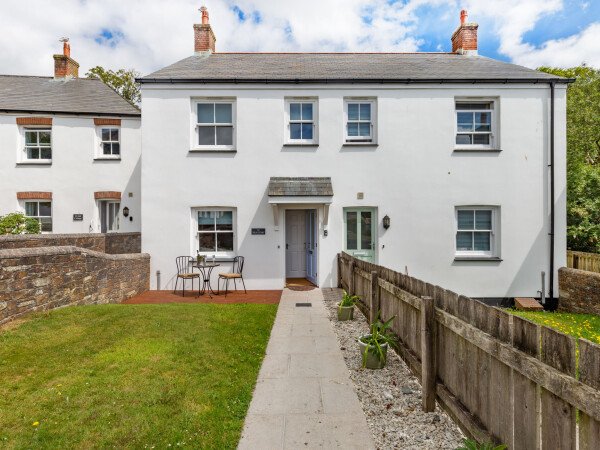 House 2 bedrooms, with garden