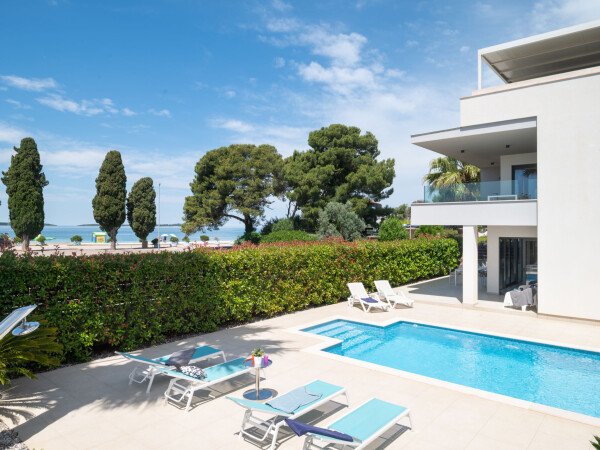 Villa 3 Schlafzimmer, mit Pool