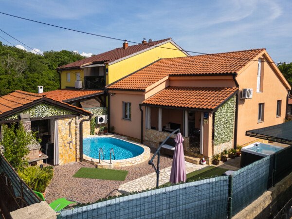 Ferienhaus 3 Schlafzimmer, mit Whirlpool