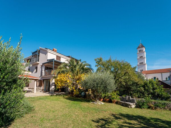Wohnung 2 Schlafzimmer, mit Garten