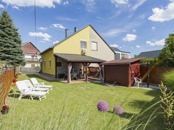 House 2 bedrooms, with garden