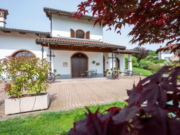 Casa 2 camere, con giardino