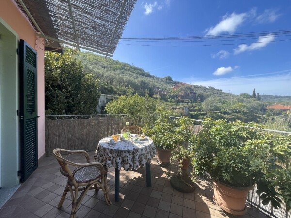 Casa 2 camere, con giardino