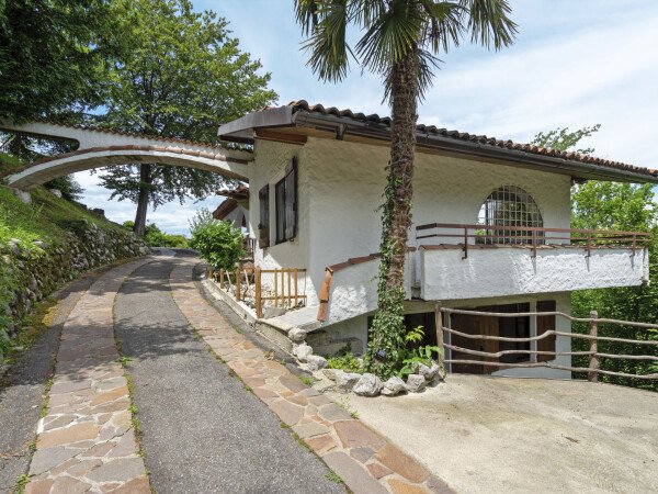 Casa 3 camere, con giardino