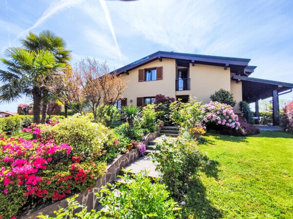 Appartamento 3 camere, con giardino