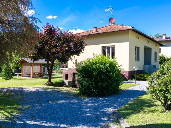 Casa 3 camere, con giardino