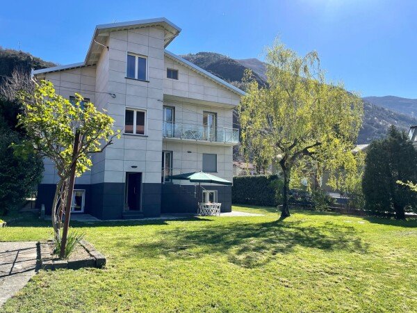 Villa 2 camere, con giardino