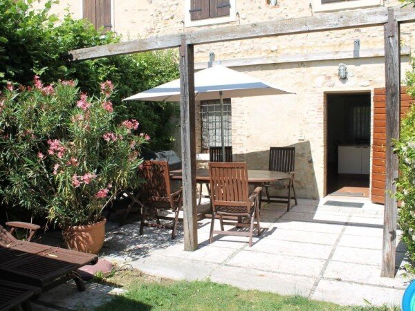 Casa 2 camere, con giardino