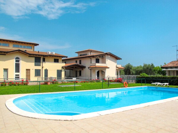 Residence 1 camera, con piscina