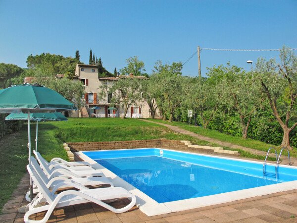Residence 1 camera, con piscina