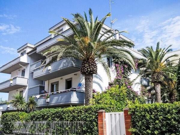 Appartamento 1 camera, con giardino