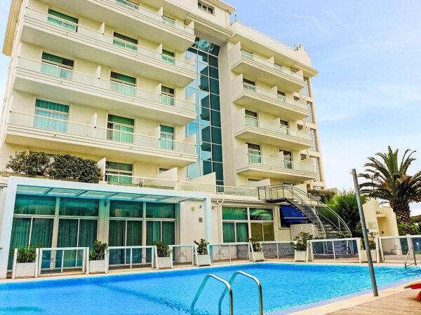 Casa 2 camere, con piscina
