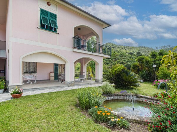 House 2 bedrooms, with garden