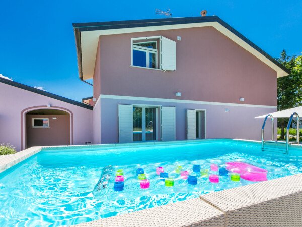 Residence 3 camere, con piscina