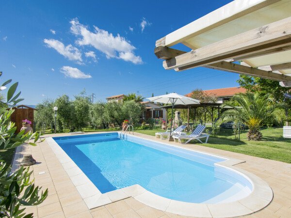 Casa 2 camere, con piscina