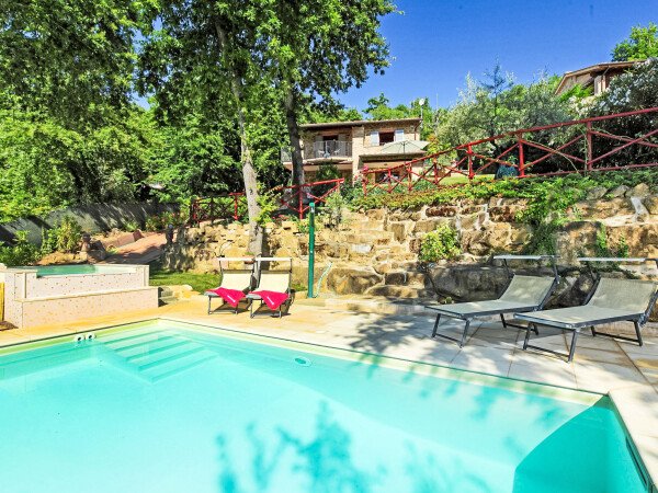 Villa 3 camere, con idromassaggio