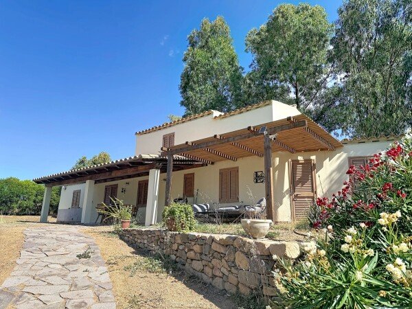 Casa 2 camere, con giardino