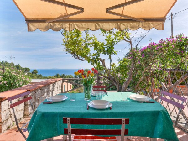 Casa 2 camere, con vista mare