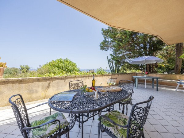 Résidence confortable, 2 chambres, avec vue sur mer