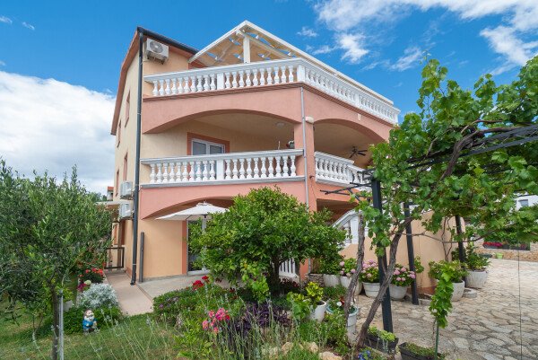 Wohnung 1 Schlafzimmer, mit Klimaanlage