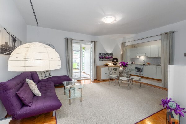 Wohnung 1 Schlafzimmer, mit Klimaanlage