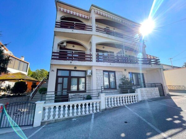 Wohnung 1 Schlafzimmer, mit Klimaanlage