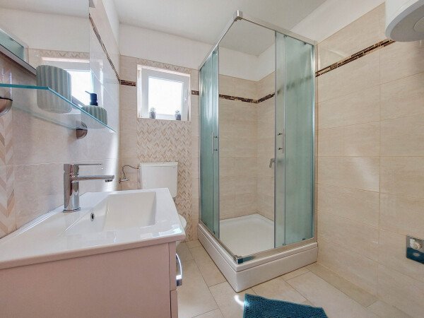 Appartamento 1 camera, con giardino