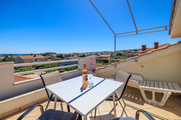 Appartamento 1 camera, con vista mare